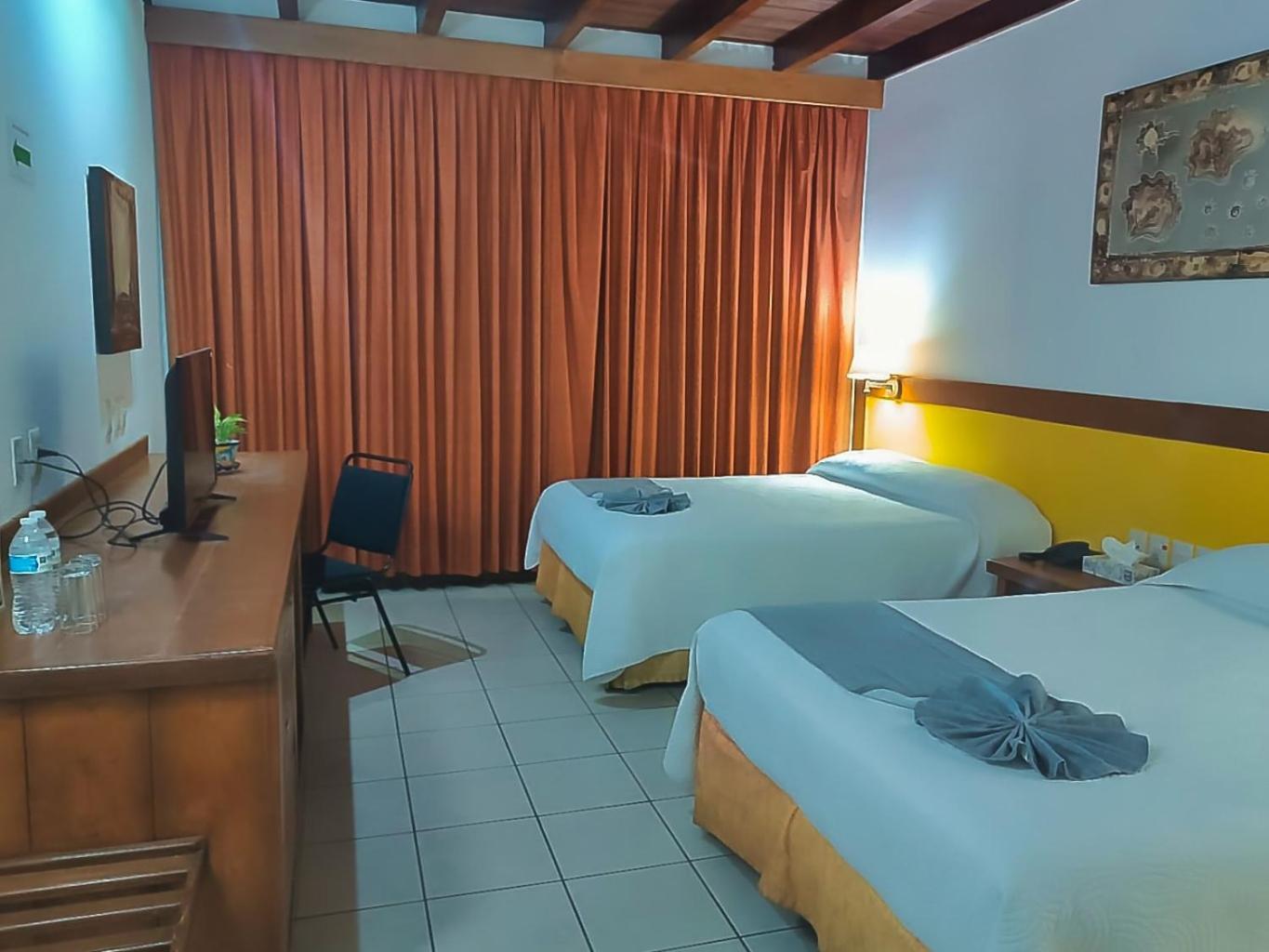 Hotel Pez Vela Manzanillo Exterior foto